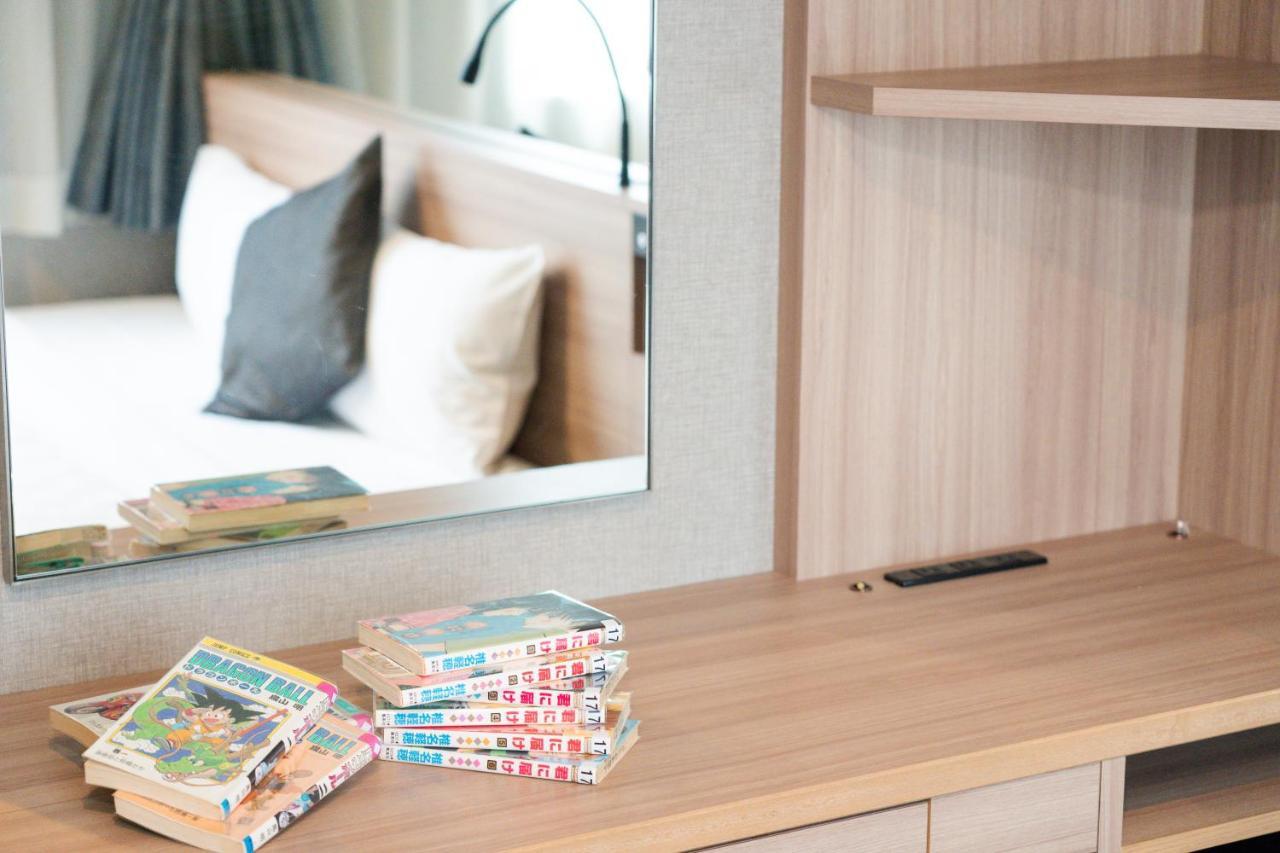 Quintessa Hotel Osaka Shinsaibashi Comic & Books Екстериор снимка